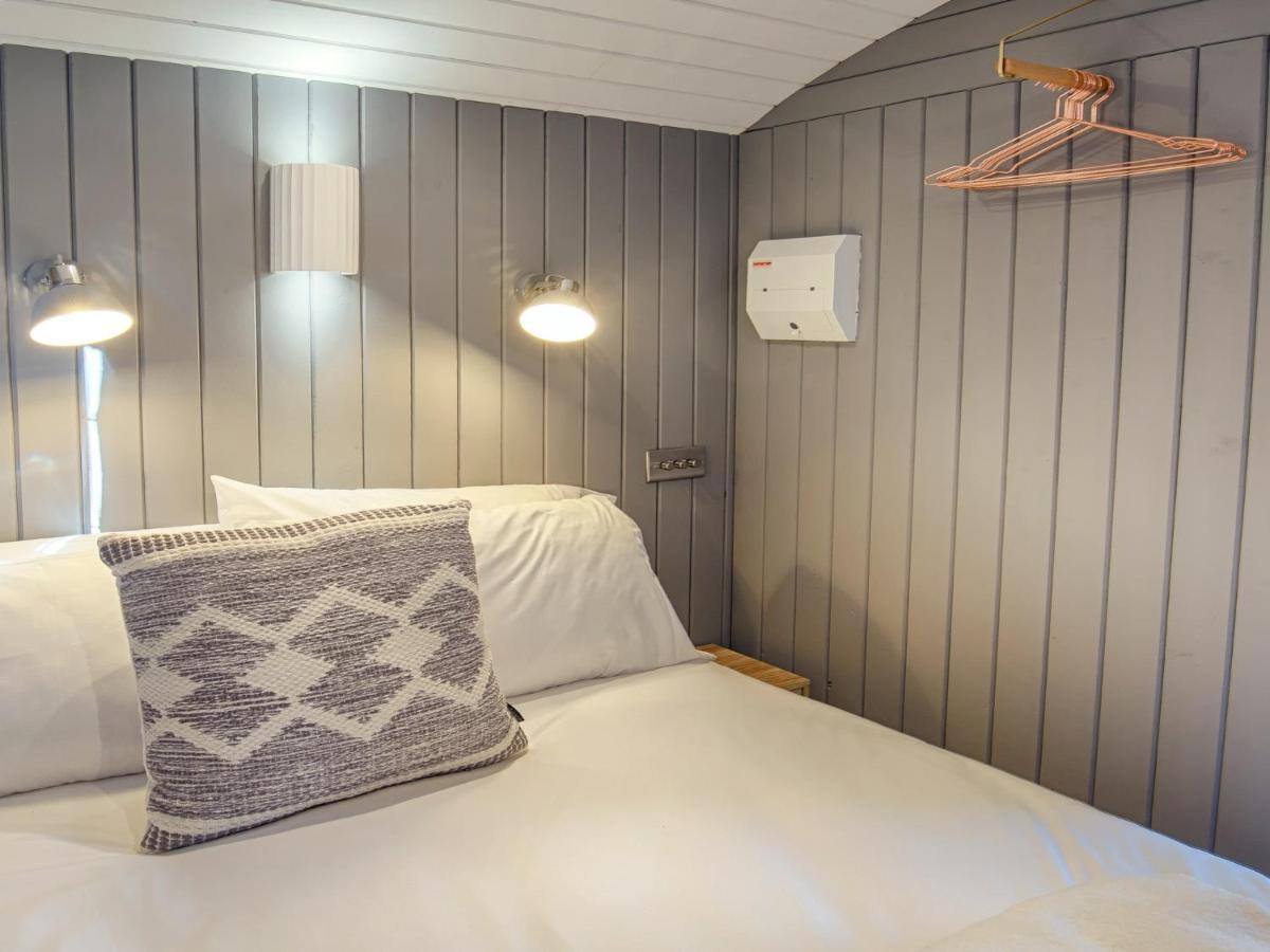 Pass The Keys Whitstable Shepherds Hut Minutes From The Harbour Villa Eksteriør bilde