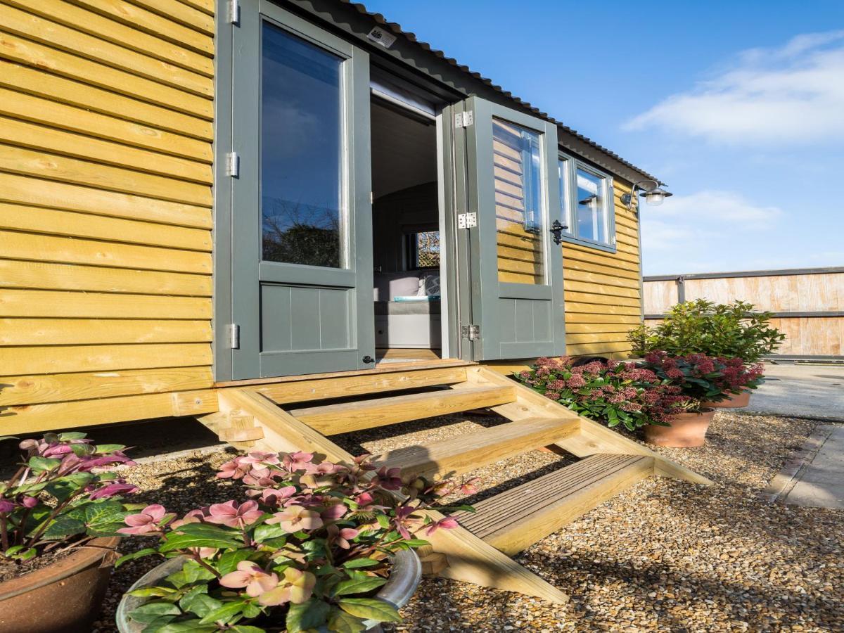 Pass The Keys Whitstable Shepherds Hut Minutes From The Harbour Villa Eksteriør bilde